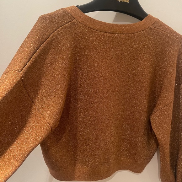 Alice + Olivia gold/bronze metallic 3 button cardigan, short style. Size: M - Picture 3 of 9